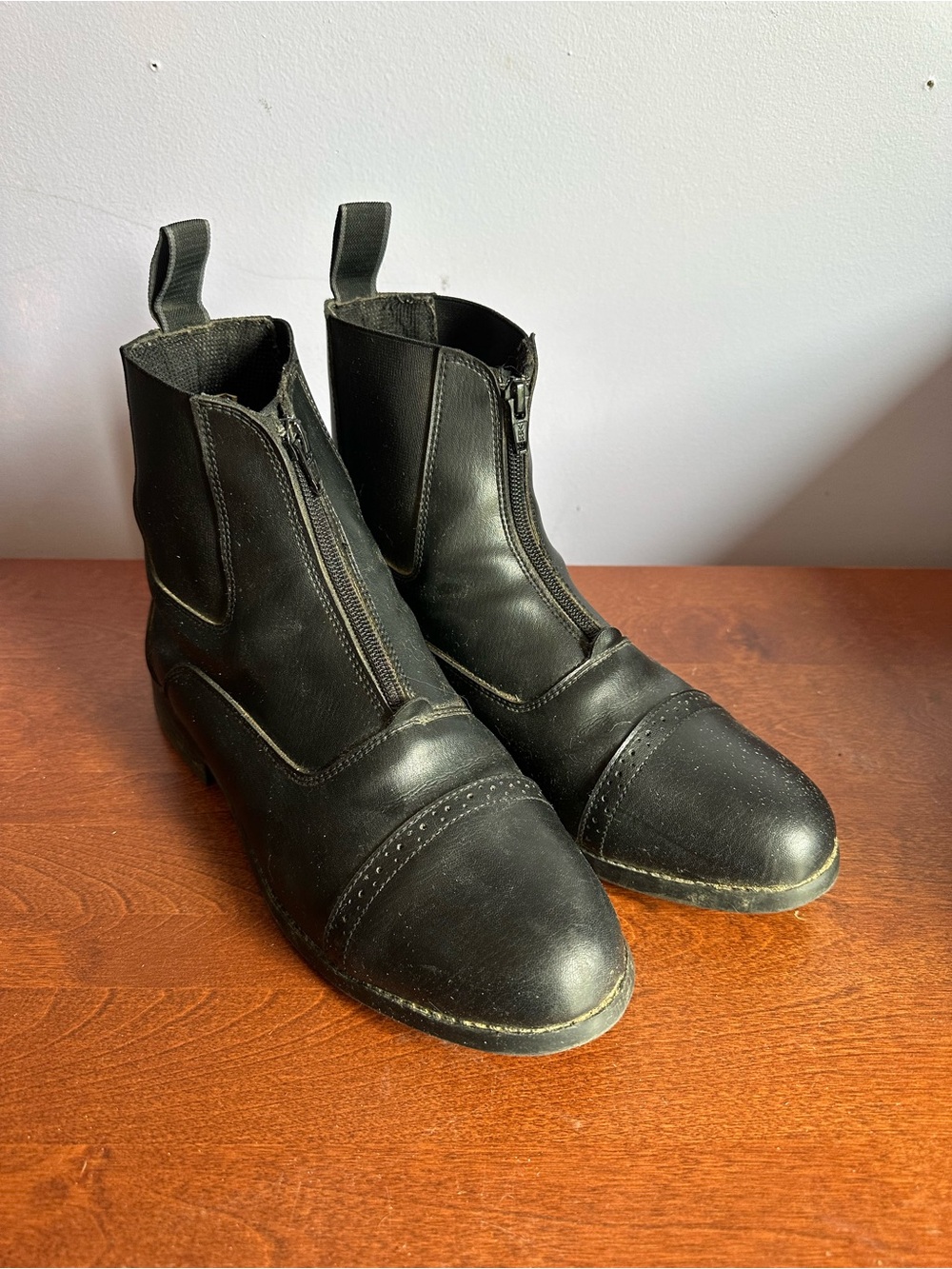 Women's Black Zip-Front Heeled Riding Boots